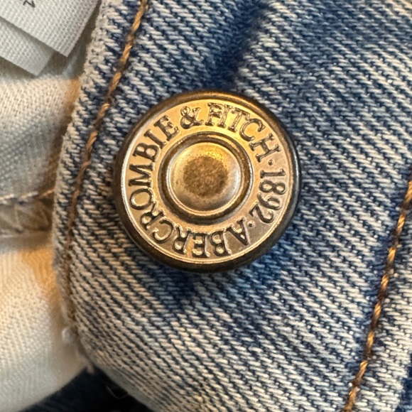 EUC Abercrombie & Fitch Light Denim Jeans The 90’s Straight Ultra High Rise - Picture 8 of 16